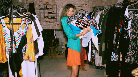 The Pros and Cons of Shopping for Vintage Clothing