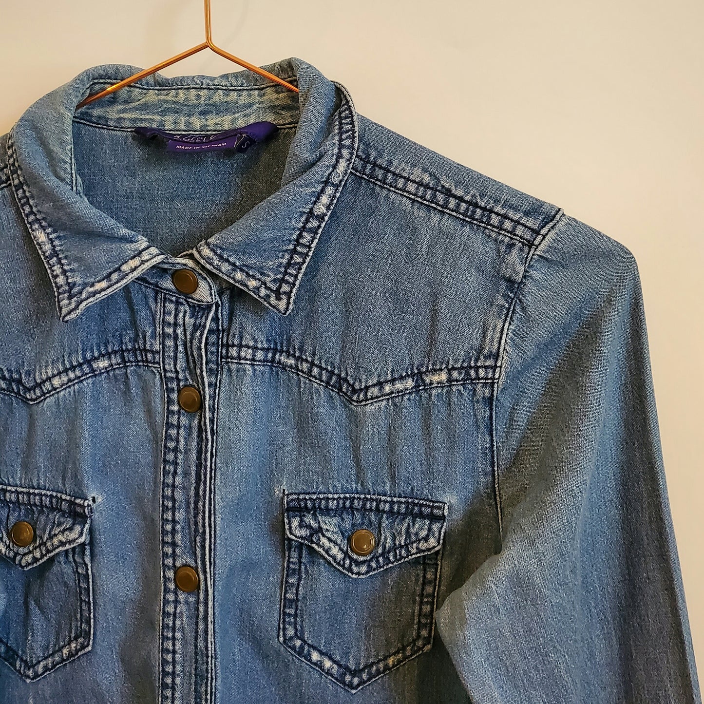 Vintage Y2K Distressed Denim Shirt | Size 6